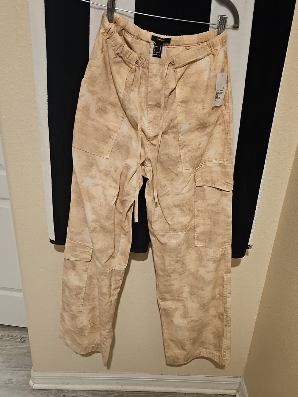 Forever 21 Beige Tie-Waist Cargo Pants